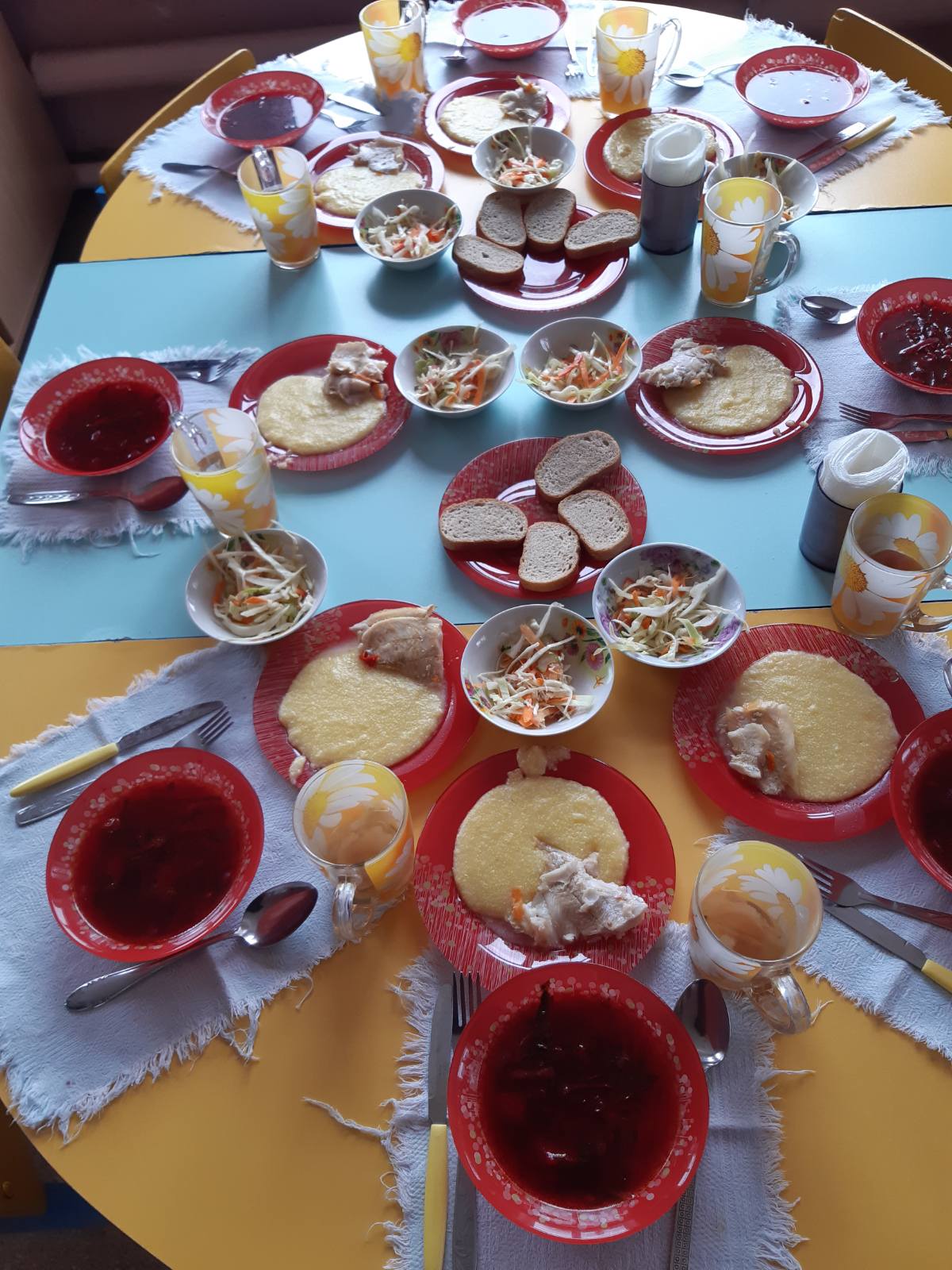 Obiceiurile alimentare sanatoase, corecte, se invață încă din primii ani de viață